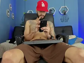 Stripchat Watch Live Sex Cams of harold_777
