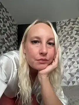 Stripchat Best live sex cam show of MerlinDave