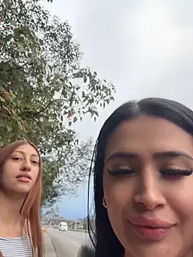Stripchat Free Live Porn of Sara_fun