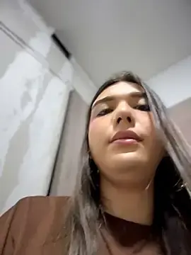 Stripchat Free Porn Cam of saracaball_