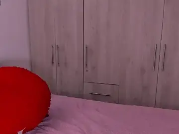 Stripchat Free Live Porn of sarasweet_4