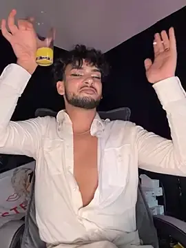 Stripchat Nude Webcam of Gipsyboysteve