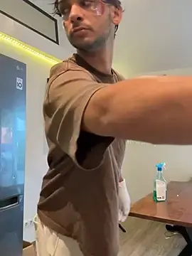 Stripchat Live Sex Cam of Gipsyboysteve
