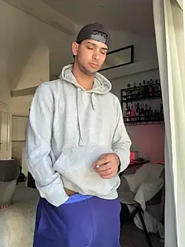 Stripchat Live Sex Cam of Gipsyboysteve