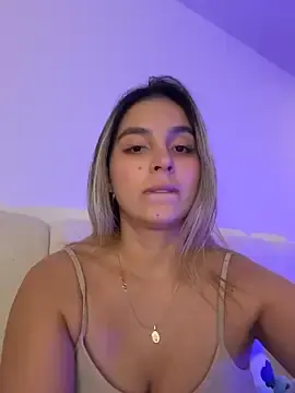 Stripchat Free Porn Cam of oriana_zoeee