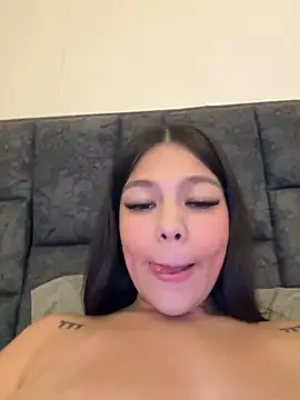 Stripchat Adult Video Chat of Alyshanon18