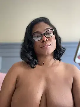 Stripchat Sex Cam of CandyLuxxxx