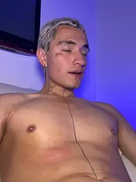 Stripchat Adult Webcams of santikhalifa