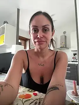 Stripchat Live Sex Cam of AmandaArt