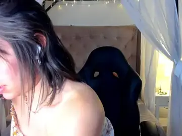 Stripchat Nude Webcam of Annie_Petters