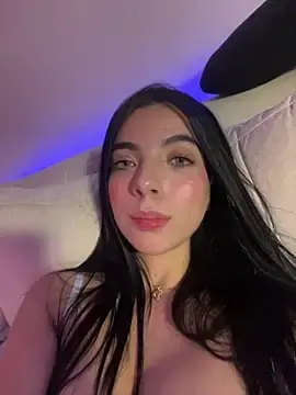 Stripchat Nude Webcam of Mila_3