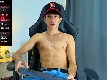 Stripchat Best live sex cam show of _CamiloBass