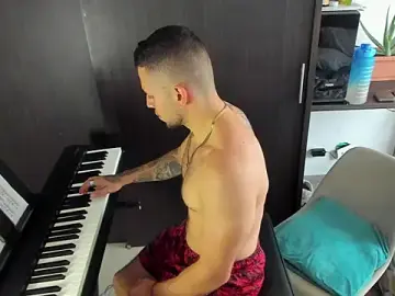 Stripchat Best live sex cam show of logan_smith