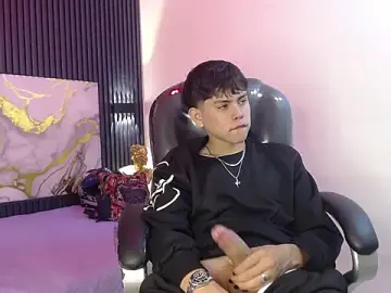 Stripchat Live Sex Cam of Eliot_rizzo