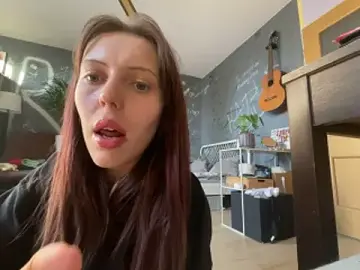 Stripchat Sex Cam of EmmaLyrica