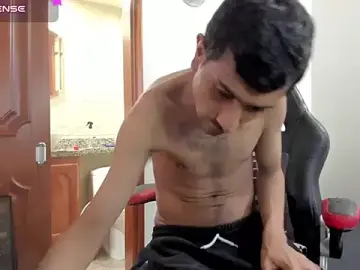 Stripchat Sex Cam of Aron_Baylor