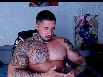 Stripchat Free Porn Cam of Cristian_Walker
