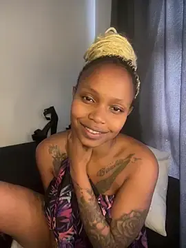 Stripchat Free Live Porn of InkLady444