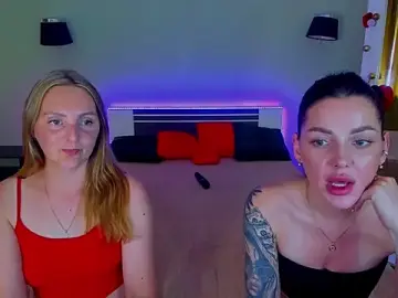 Stripchat Live Sex Cam of MagicEyess