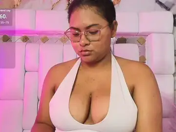 Stripchat Adult Webcam of Playful_Violet