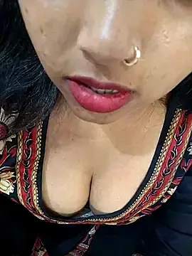 Stripchat Live Sex Cam of Sexy_Divya__