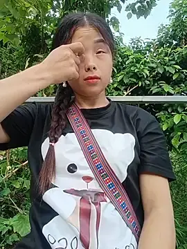 Stripchat Free Porn Cam of HeresThuy22