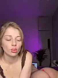 Stripchat Watch Live Sex Cams of LeilaFloraX
