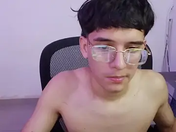 Stripchat Live Sex Cam of noah_millerx