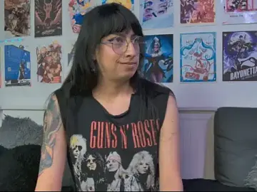 Stripchat Free Porn Cam of snowblack_