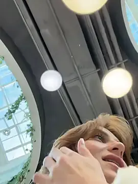 Stripchat Sex Cam of -AngelAri-