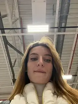 Stripchat Adult Webcam of -AngelAri-