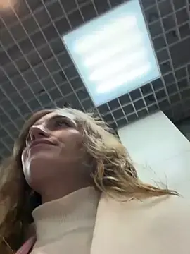 Stripchat Sex Cam of -AngelAri-