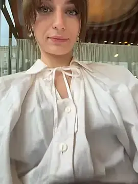 Stripchat Sex Cam of -AngelAri-