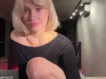 Stripchat Adult Webcam of Golden_Aline