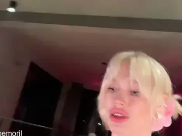 Stripchat Adult Video Chat of Golden_Aline