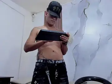 Stripchat Adult Video Chat of STEVEN_OS