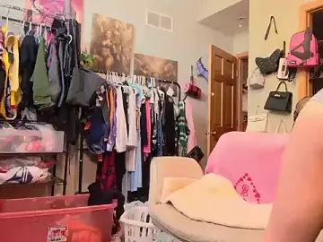 Stripchat Live Sex Cam of jessy0504