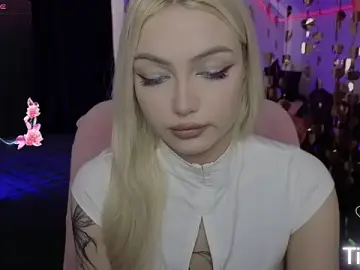 Stripchat Adult Webcam of LinaLirian