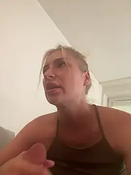 Stripchat Watch Live Sex Cams of xxBELLExx