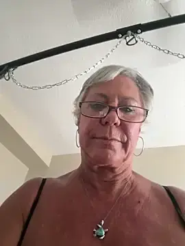 Stripchat Free Porn Cam of SilverRain_