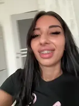 Stripchat Free Porn Cam of BlueEyes_BB