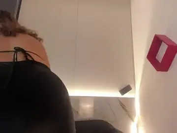 Stripchat Private Sex Chat of Kiara_milff