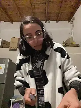 Stripchat Live Sex Cam of Poison_Ivy_29
