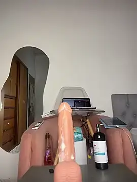 Stripchat Best Webcam of emiss_