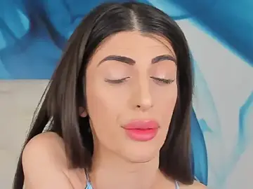 Stripchat Free Porn Cam of SkinnyDolly