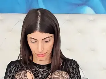 Stripchat Free Porn Cam of SkinnyDolly
