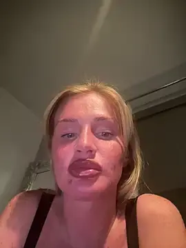 Stripchat Live Sex Cam of jadey19x