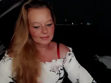 Stripchat Sex Cam of roxanna24