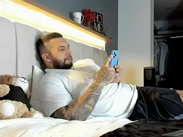 Stripchat Sex Cam of frank_myles