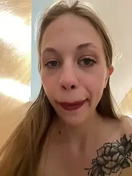 Stripchat Sex Cam of Olivia_Jemison